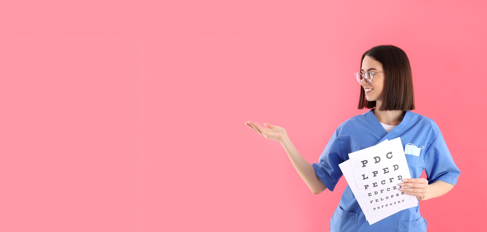 Imagen enfermera señalando con la mano